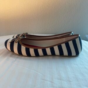 🍀American Eagle Causal Flats